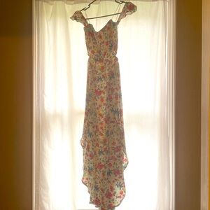 Bought off lulus was too small. Never worn.